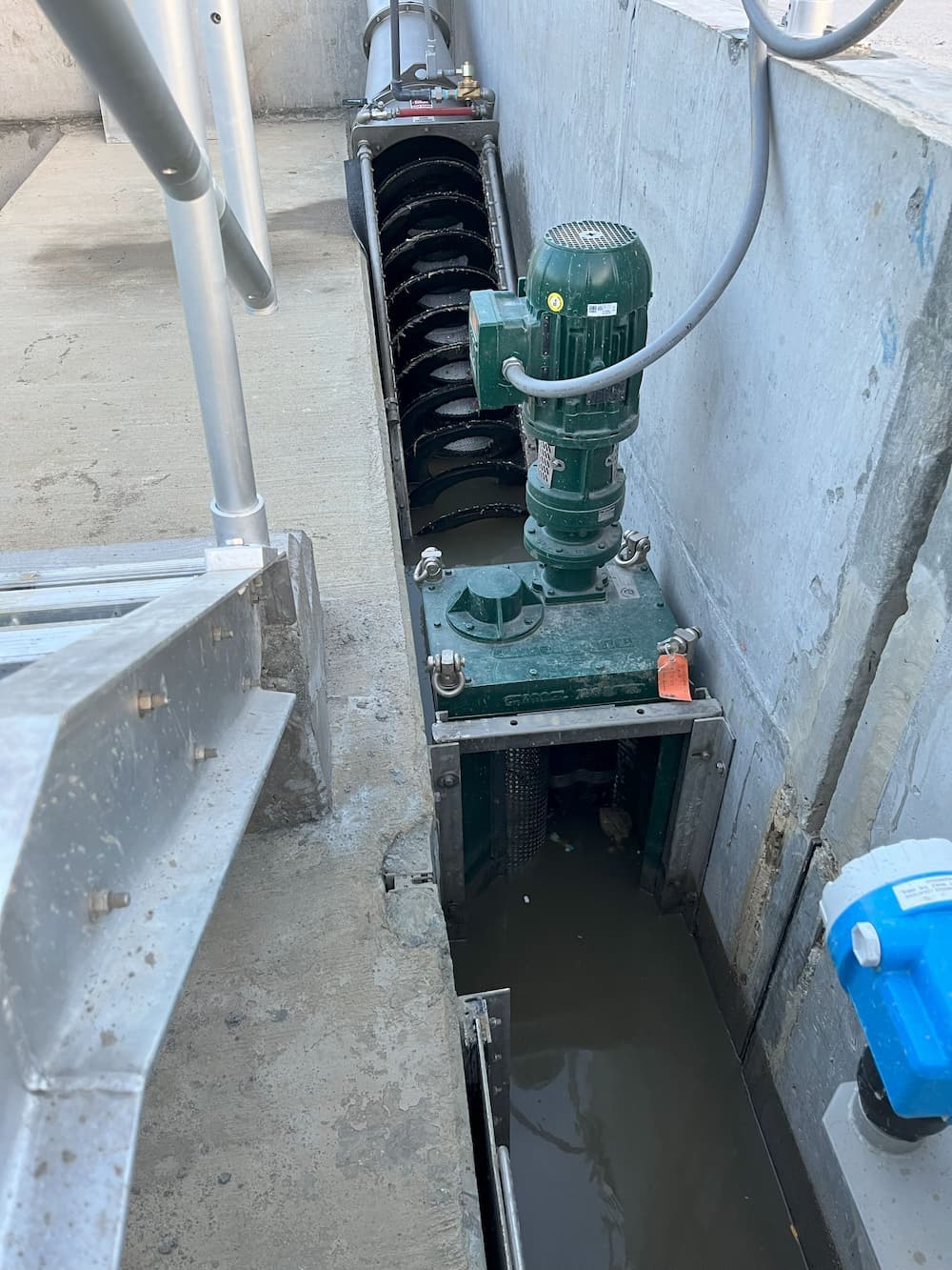 Submersible pump station