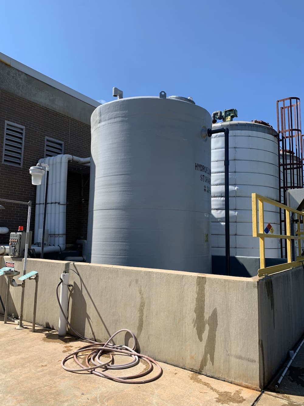 New 8,000 gallon fiberglass tank installation